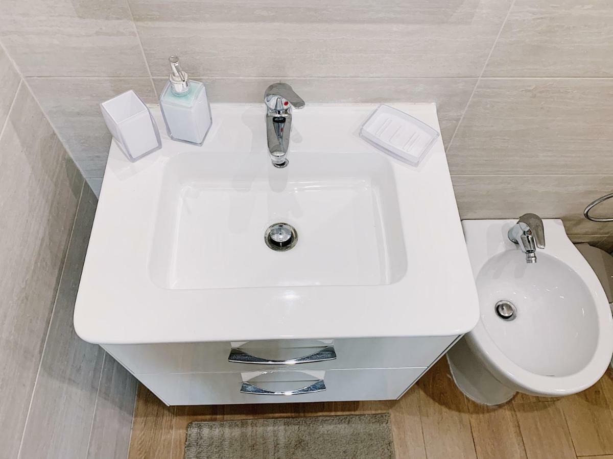 Romamourhouse Bagian luar foto